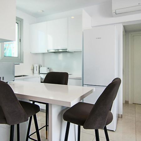 Phaedrus Living - Seaside Executive Flat Harbour 208 Lägenhet Paphos Exteriör bild
