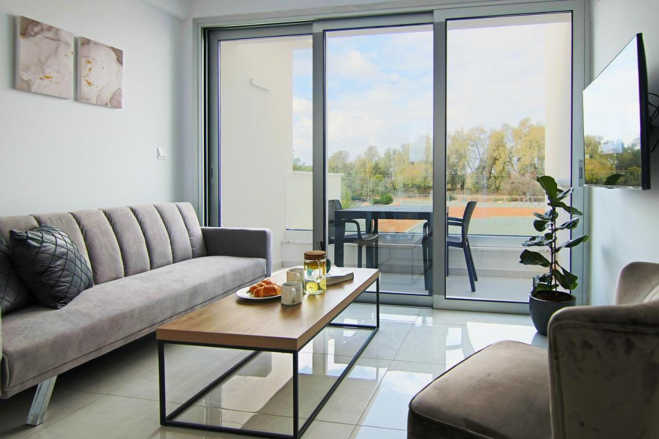 Phaedrus Living - Seaside Executive Flat Harbour 208 Lägenhet Paphos Exteriör bild